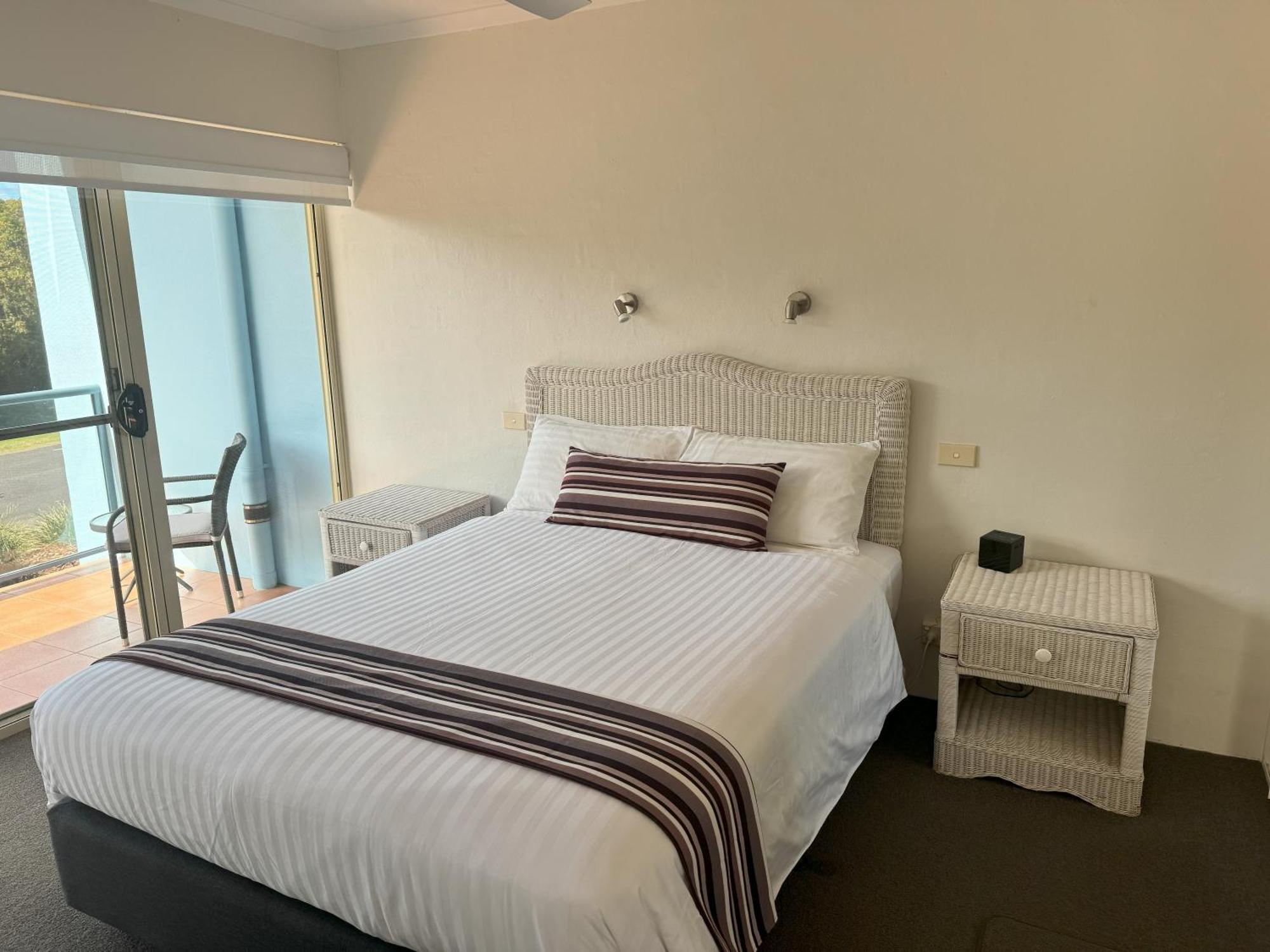 Bluewater Aparthotel 4*